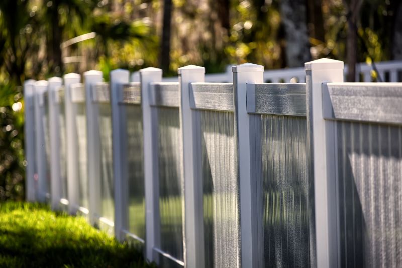 Vinyl Fence Construction
